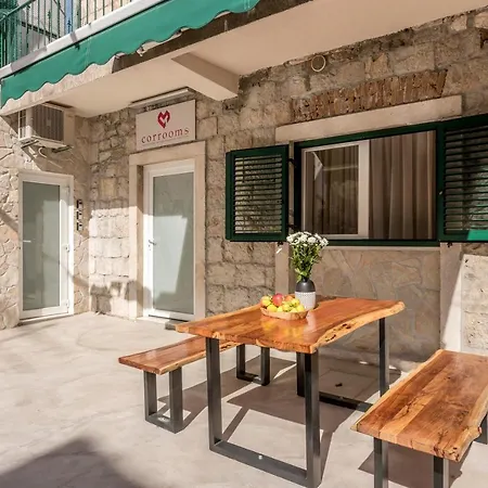 Cor Πανσιόν 4*