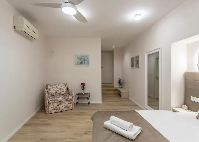 Cor Affittacamere 4*