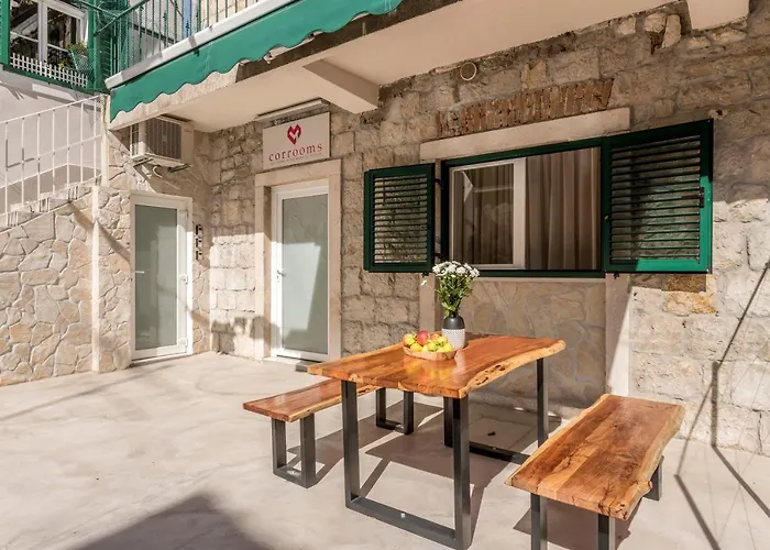 Cor Πανσιόν 4*